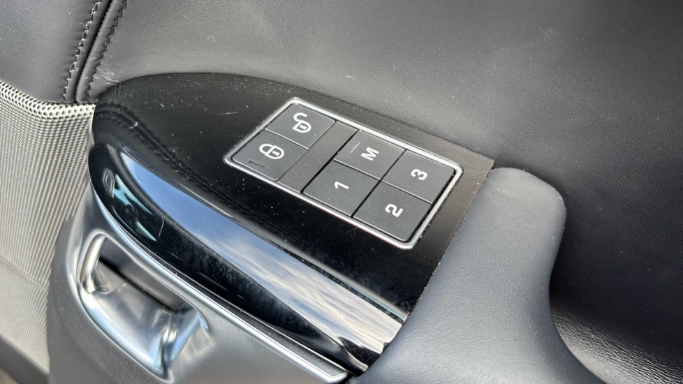 Land Rover Range Rover Sport 3.0 SDV6 Autobiography Dynamic 5dr Auto [7 Seat] Diesel Estate - Image 34