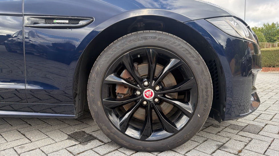 Jaguar XF 2.0d [180] R-Sport 4dr Auto Diesel Saloon - Image 8