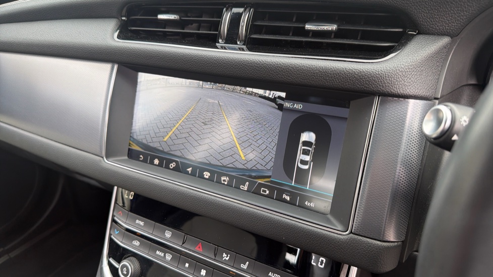 Jaguar XF 2.0d [180] R-Sport 4dr Auto Diesel Saloon - Image 12