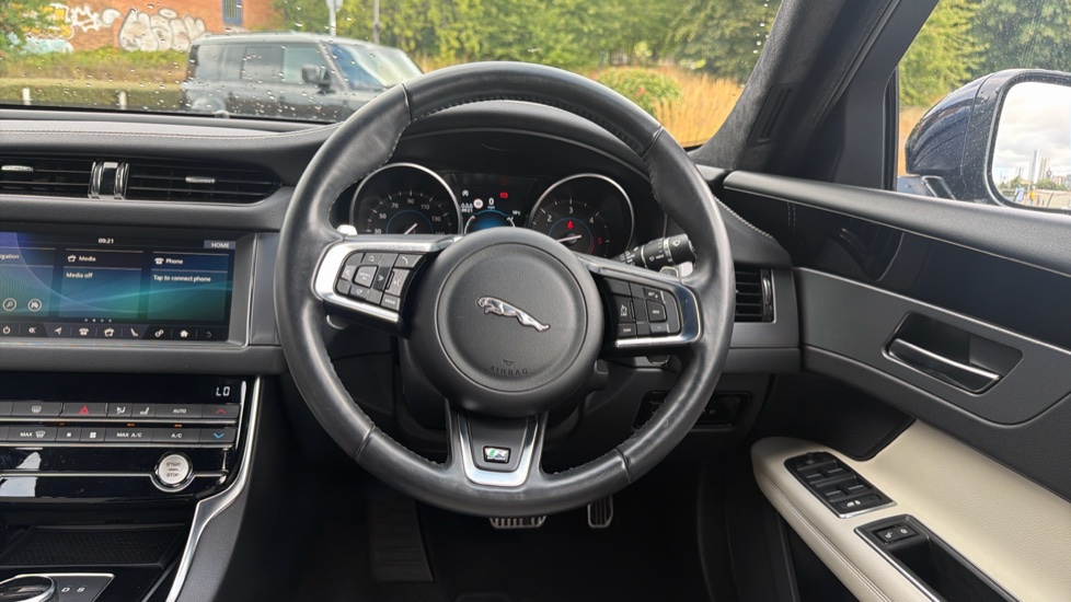 Jaguar XF 2.0d [180] R-Sport 4dr Auto Diesel Saloon - Image 15