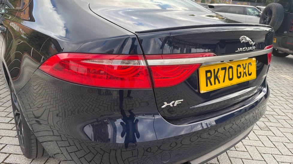 Jaguar XF 2.0d [180] R-Sport 4dr Auto Diesel Saloon - Image 19