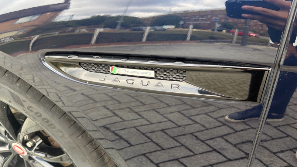 Jaguar XF 2.0d [180] R-Sport 4dr Auto Diesel Saloon - Image 20