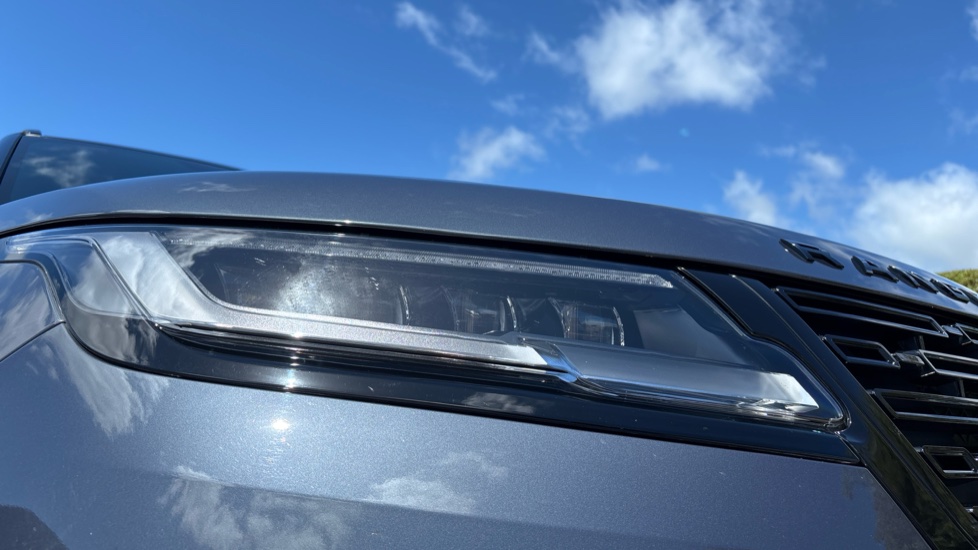 Land Rover Range Rover Velar 3.0 P400 MHEV Dynamic HSE 5dr Auto Petrol Estate - Image 17