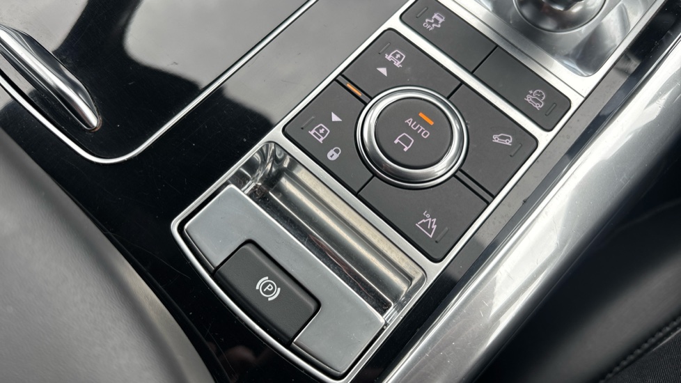 Land Rover Range Rover Sport 3.0 SDV6 Autobiography Dynamic 5dr Auto Diesel Estate - Image 38