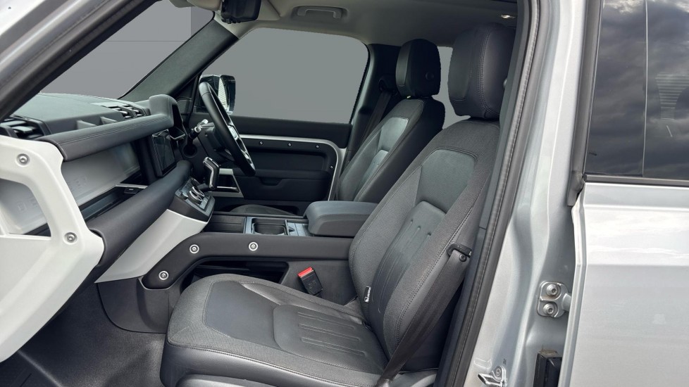 Land Rover Defender 2.0 D240 First Edition 110 5dr Auto Diesel Estate - Image 3