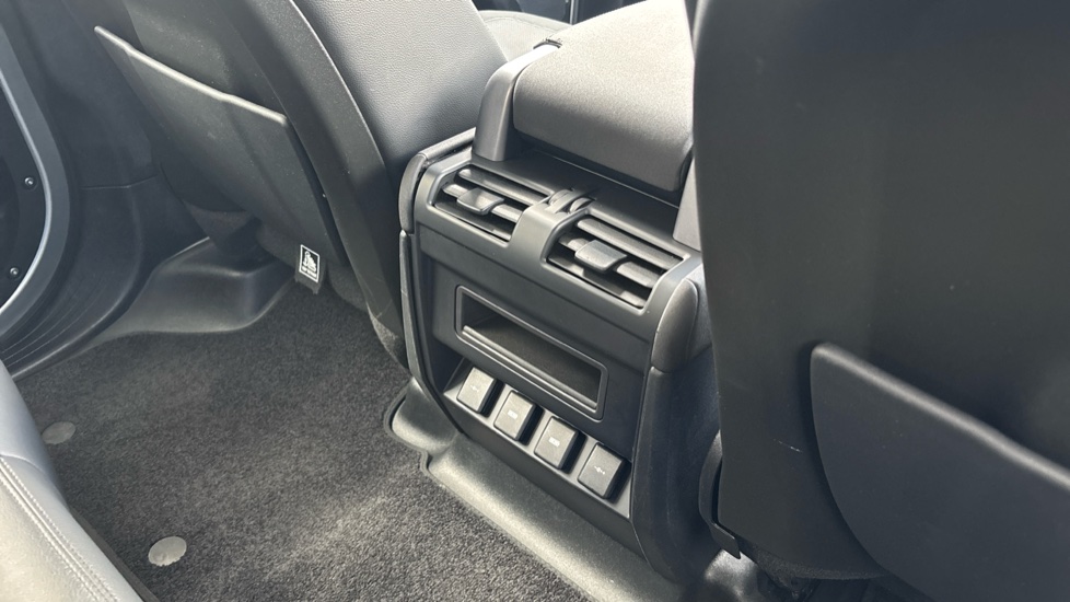 Land Rover Defender 2.0 D240 First Edition 110 5dr Auto Diesel Estate - Image 18