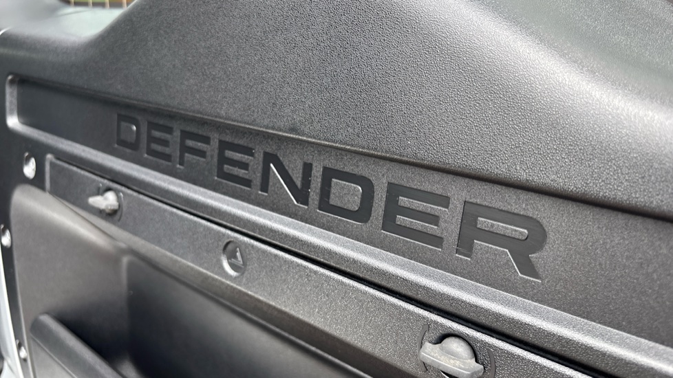 Land Rover Defender 2.0 D240 First Edition 110 5dr Auto Diesel Estate - Image 33
