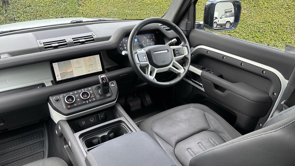 Land Rover Defender 2.0 D240 First Edition 110 5dr Auto Diesel Estate - Image 34