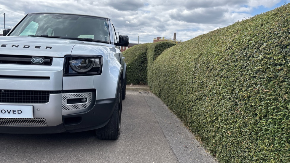 Land Rover Defender 2.0 D240 First Edition 110 5dr Auto Diesel Estate - Image 39