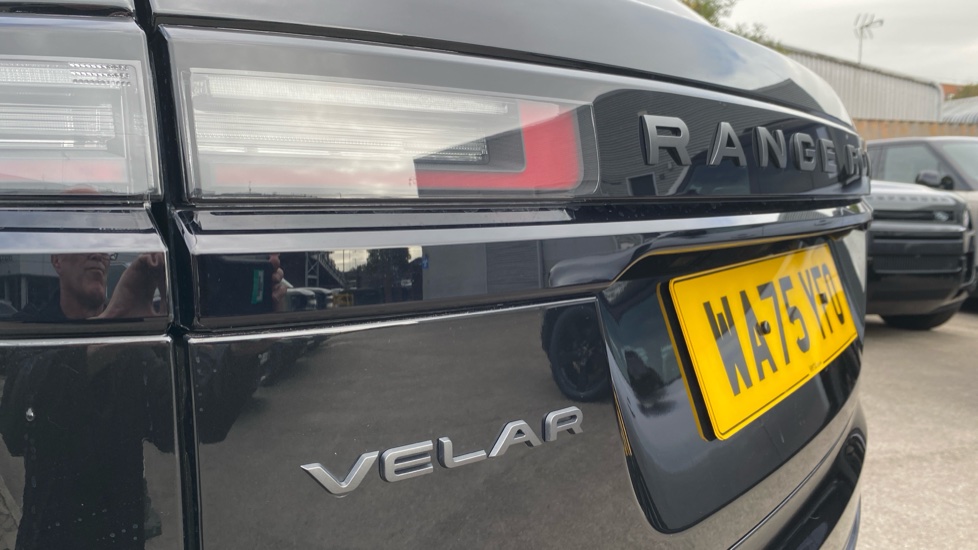Land Rover Range Rover Velar 2.0 D200 MHEV Dynamic SE 5dr Auto Diesel Estate - Image 19