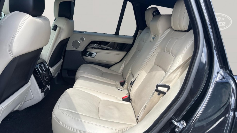 Land Rover Range Rover 4.4 SDV8 Vogue SE 4dr Auto Diesel Estate - Image 4