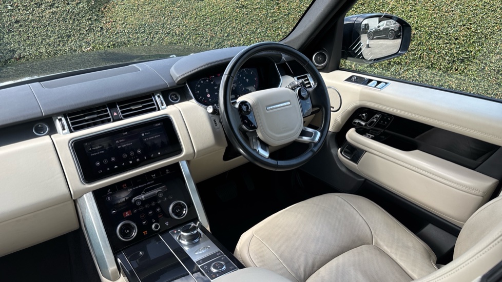 Land Rover Range Rover 4.4 SDV8 Vogue SE 4dr Auto Diesel Estate - Image 23
