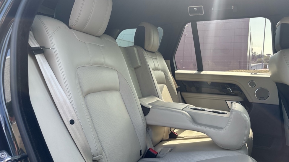 Land Rover Range Rover 4.4 SDV8 Vogue SE 4dr Auto Diesel Estate - Image 31