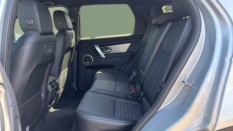 Land Rover Discovery Sport 2.0 D200 Landmark 5dr Auto [7 Seat] Diesel Station Wagon - Image 4