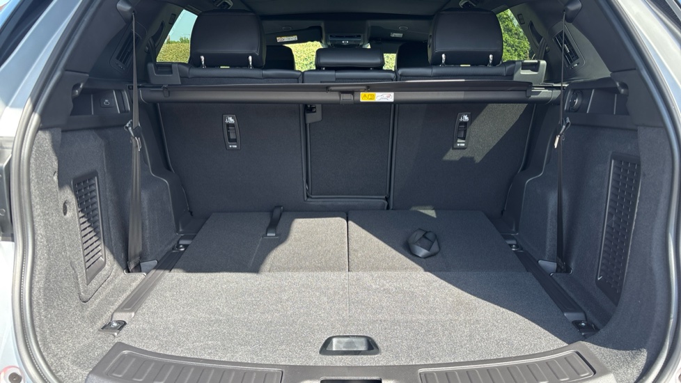 Land Rover Discovery Sport 2.0 D200 Landmark 5dr Auto [7 Seat] Diesel Station Wagon - Image 10