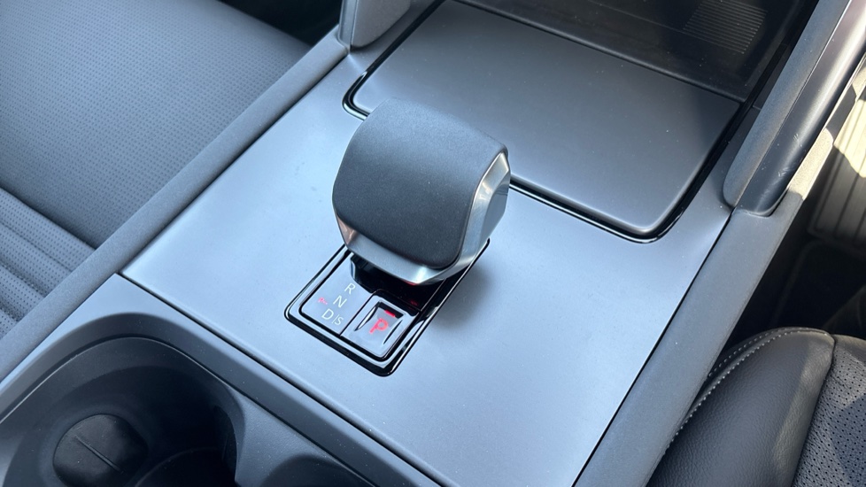 Land Rover Discovery Sport 2.0 D200 Landmark 5dr Auto [7 Seat] Diesel Station Wagon - Image 13