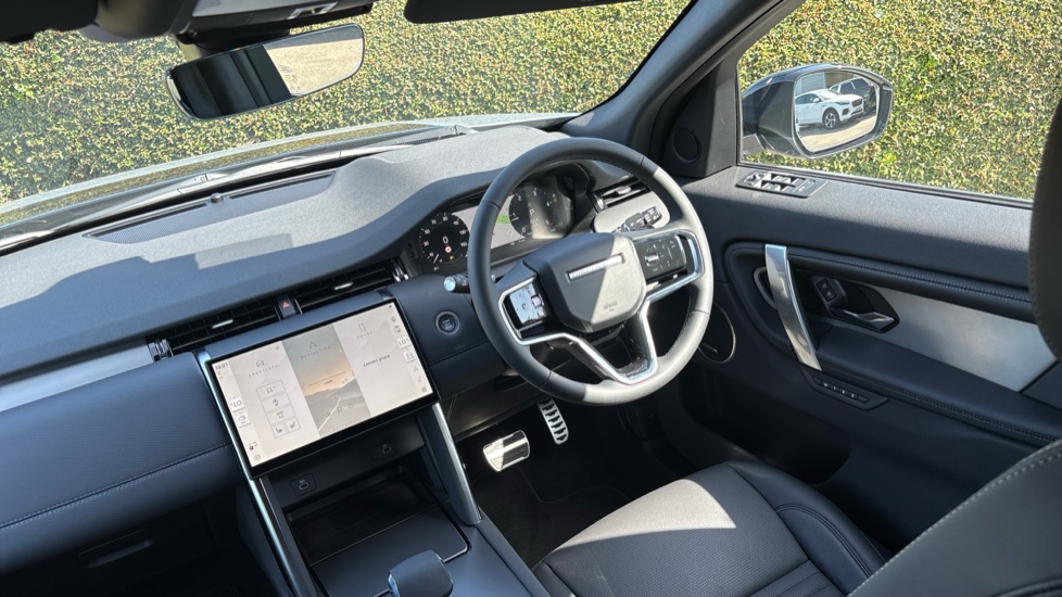 Land Rover Discovery Sport 2.0 D200 Landmark 5dr Auto [7 Seat] Diesel Station Wagon - Image 22