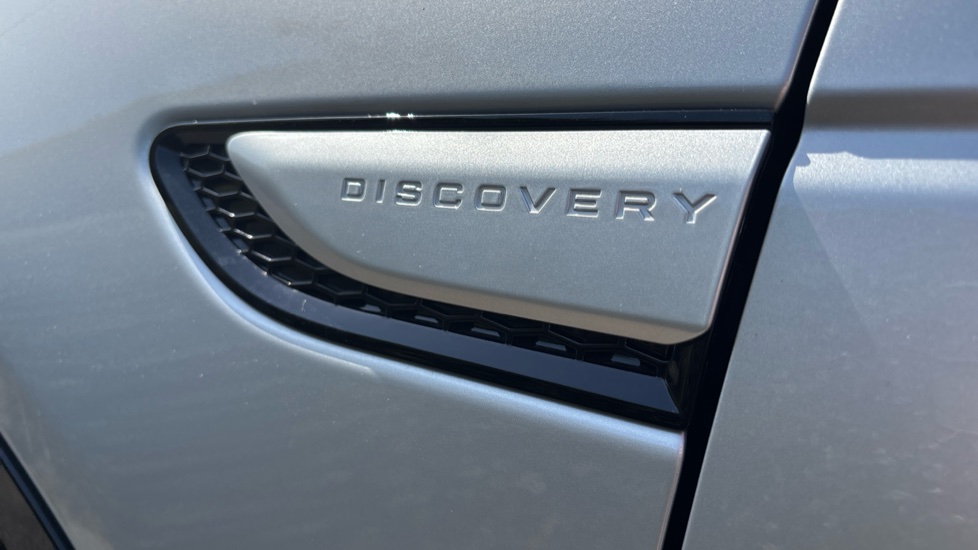 Land Rover Discovery Sport 2.0 D200 Landmark 5dr Auto [7 Seat] Diesel Station Wagon - Image 27