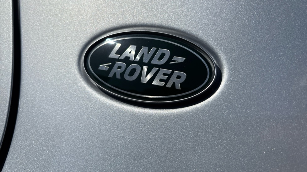 Land Rover Discovery Sport 2.0 D200 Landmark 5dr Auto [7 Seat] Diesel Station Wagon - Image 37