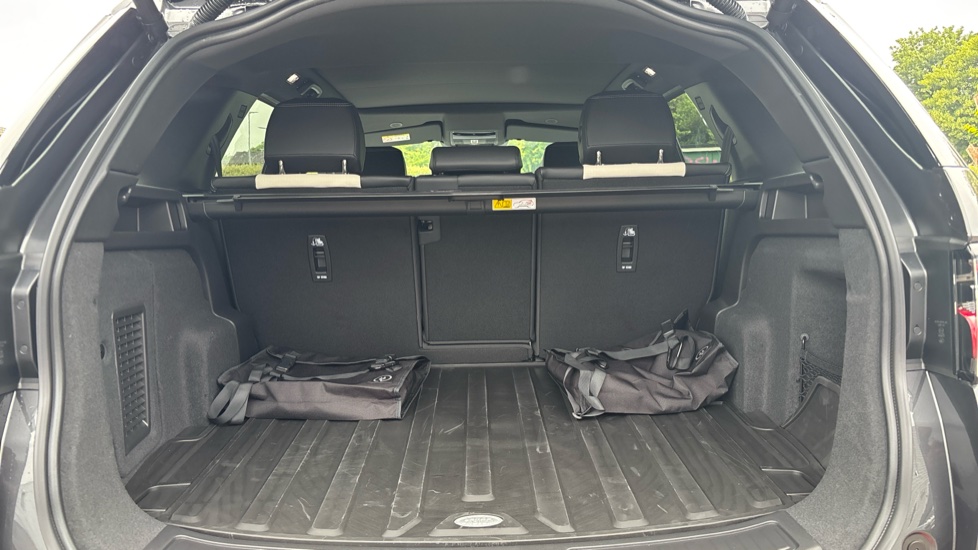 Land Rover Discovery Sport 1.5 P270e Landmark 5dr Auto [5 Seat] Station Wagon - Image 10
