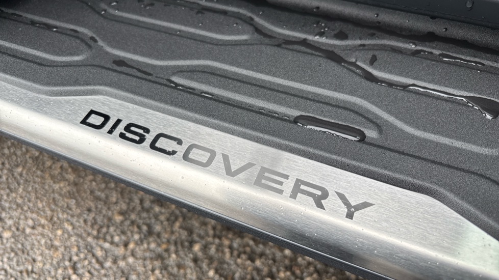 Land Rover Discovery Sport 1.5 P270e Landmark 5dr Auto [5 Seat] Station Wagon - Image 34