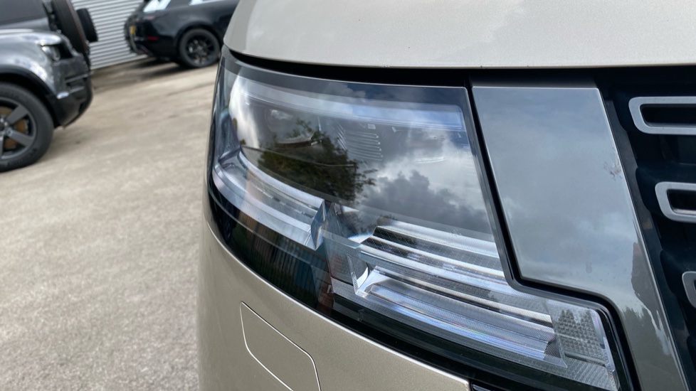 Land Rover Range Rover 3.0 P550e Autobiography 4dr Auto Estate - Image 17