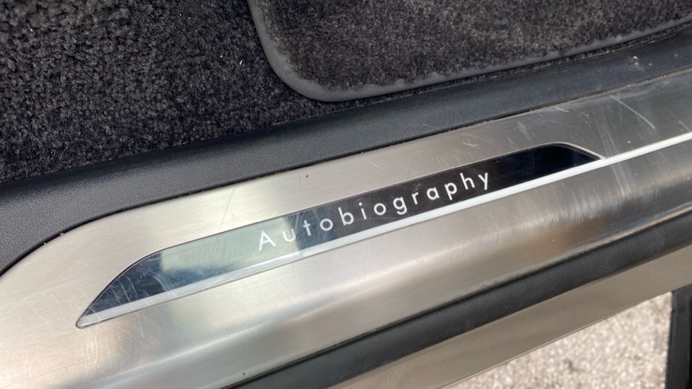 Land Rover Range Rover 3.0 P550e Autobiography 4dr Auto Estate - Image 25