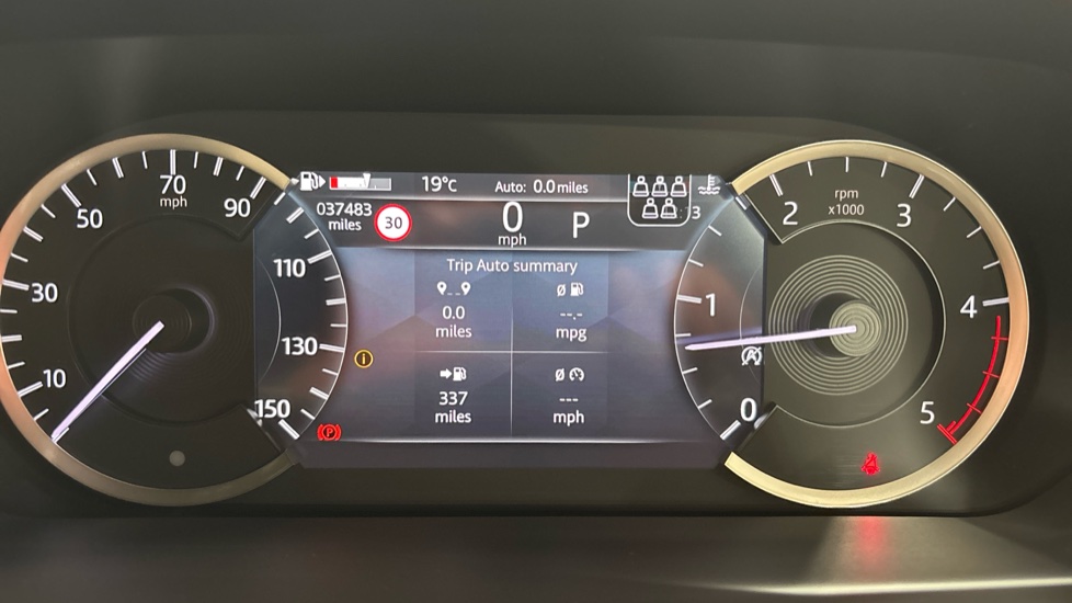 Land Rover Discovery 3.0 D300 R-Dynamic SE 5dr Auto Diesel Station Wagon - Image 16