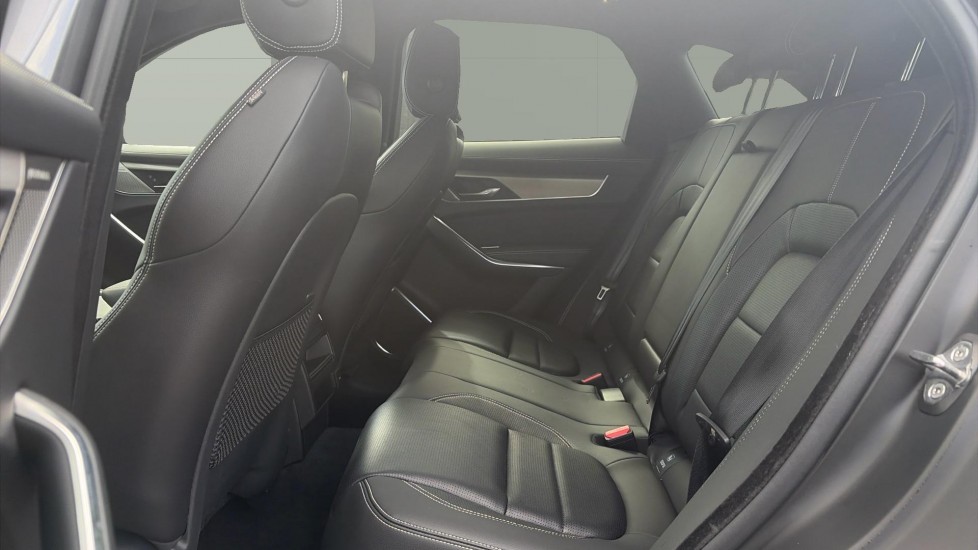 Jaguar F-Pace 3.0 D300 R-Dynamic SE Black 5dr Auto AWD Diesel Estate - Image 4