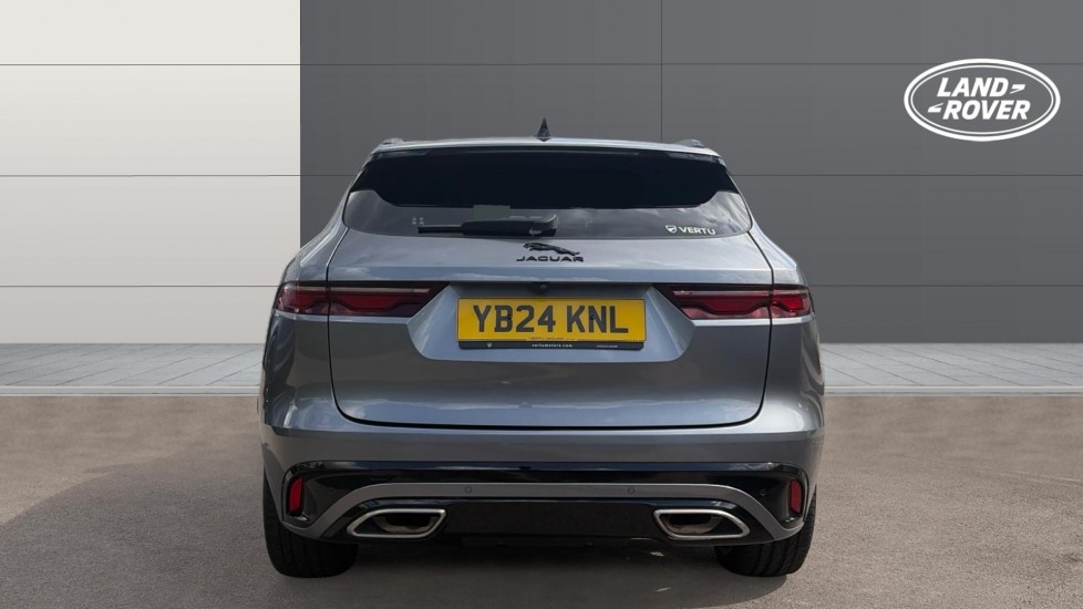 Jaguar F-Pace 3.0 D300 R-Dynamic SE Black 5dr Auto AWD Diesel Estate - Image 6