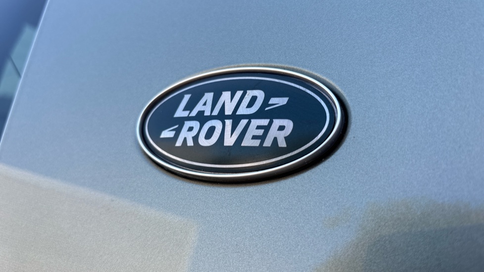 Land Rover Defender 3.0 D250 First Edition 90 3dr Auto [6 Seat] Diesel Estate - Image 36