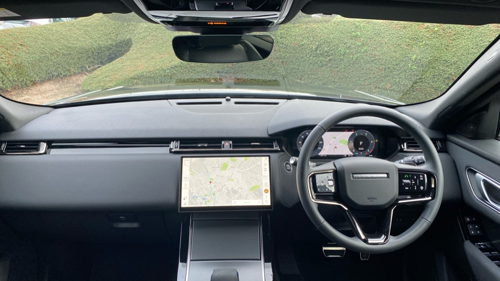 Land Rover Range Rover Velar 2.0 D200 MHEV Dynamic SE 5dr Auto Diesel Estate - Image 9