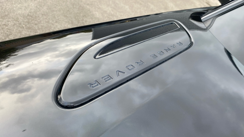 Land Rover Range Rover Velar 2.0 D200 MHEV Dynamic SE 5dr Auto Diesel Estate - Image 23