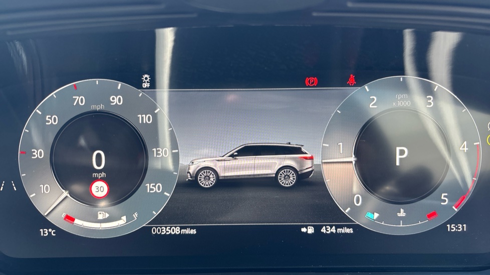 Land Rover Range Rover Velar 2.0 D200 MHEV Dynamic SE 5dr Auto Diesel Estate - Image 16