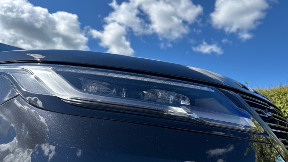 Land Rover Range Rover Velar 2.0 D200 MHEV Dynamic SE 5dr Auto Diesel Estate - Image 17
