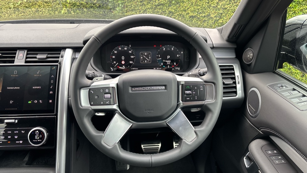 Land Rover Discovery 3.0 D350 Dynamic SE 5dr Auto Diesel Station Wagon - Image 15