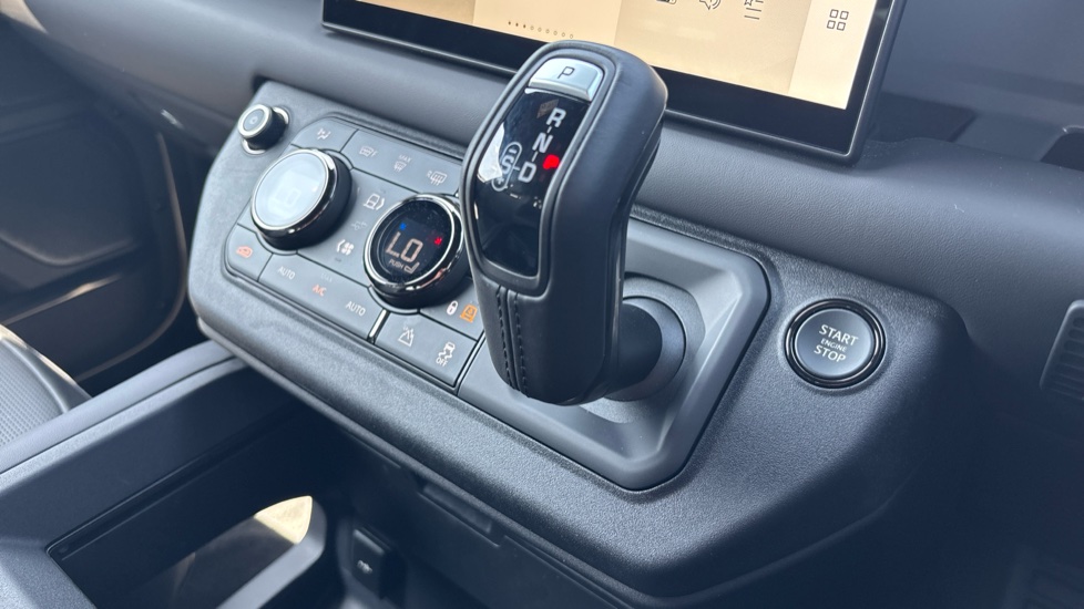 Land Rover Defender 4.4 P635 Octa 110 5dr Auto Petrol Estate - Image 13