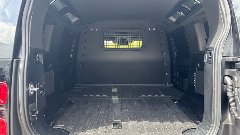 Land Rover Defender 110 Diesel 3.0 D300 Hard Top X-Dynamic HSE Auto [3 Seat] - Image 10