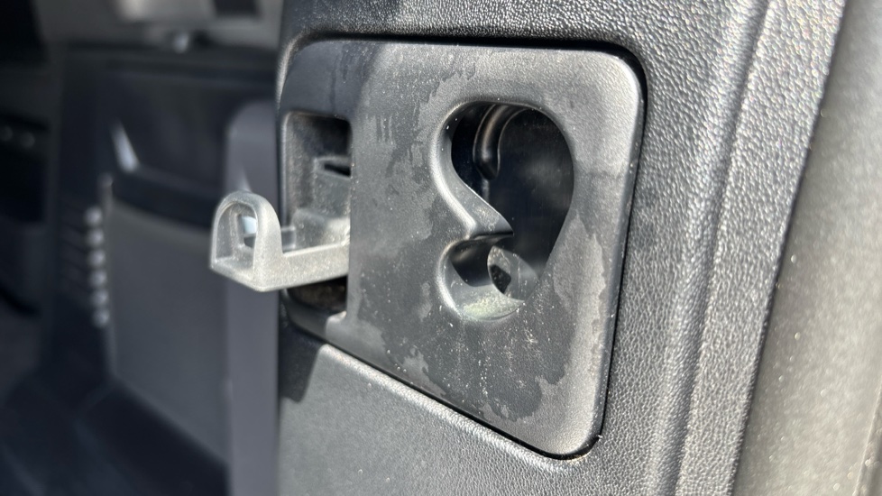Land Rover Defender 110 Diesel 3.0 D300 Hard Top X-Dynamic HSE Auto [3 Seat] - Image 23
