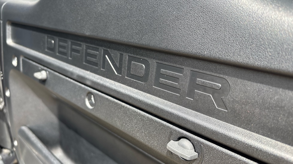 Land Rover Defender 110 Diesel 3.0 D300 Hard Top X-Dynamic HSE Auto [3 Seat] - Image 26