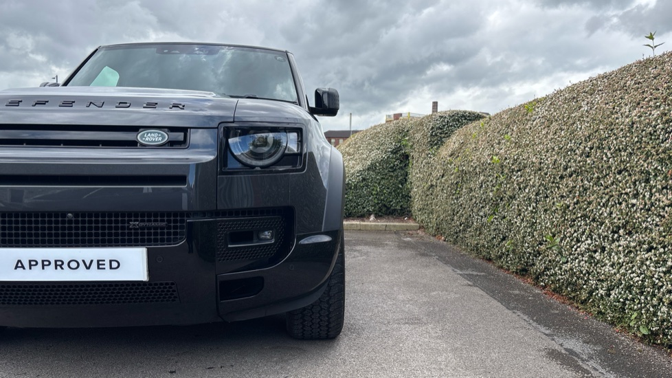 Land Rover Defender 110 Diesel 3.0 D300 Hard Top X-Dynamic HSE Auto [3 Seat] - Image 44