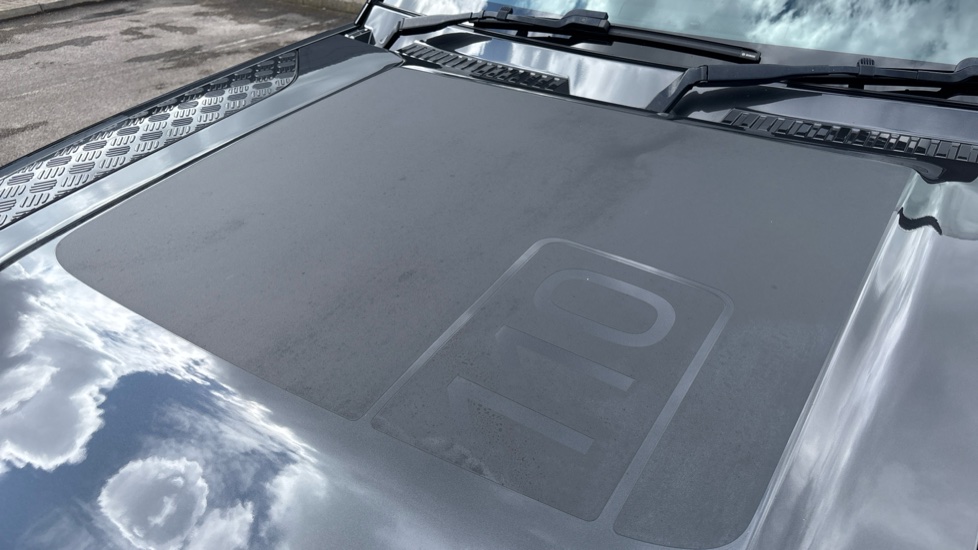 Land Rover Defender 110 Diesel 3.0 D300 Hard Top X-Dynamic HSE Auto [3 Seat] - Image 47