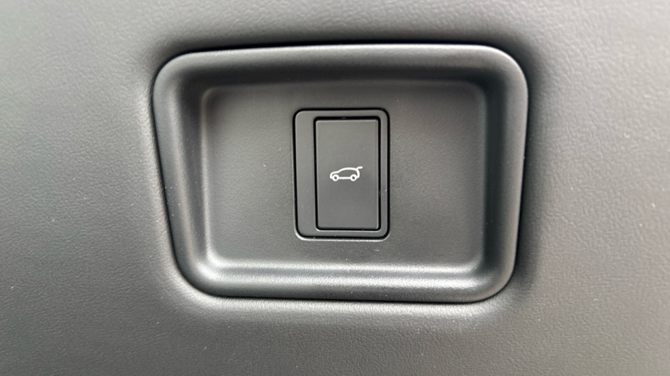 Land Rover Range Rover Sport 3.0 P400 Dynamic SE 5dr Auto Petrol Estate - Image 30