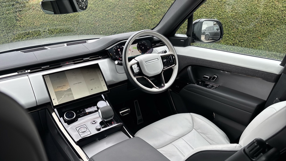 Land Rover Range Rover Sport 3.0 P400 Dynamic SE 5dr Auto Petrol Estate - Image 42