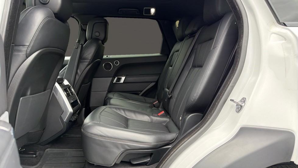 Land Rover Range Rover Sport 3.0 D300 HSE Dynamic 5dr Auto Diesel Estate - Image 4