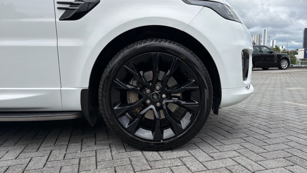 Land Rover Range Rover Sport 3.0 D300 HSE Dynamic 5dr Auto Diesel Estate - Image 8