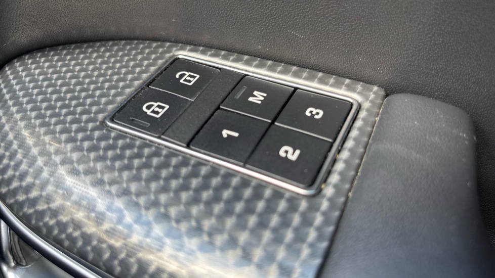 Land Rover Range Rover Sport 3.0 D300 HSE Dynamic 5dr Auto Diesel Estate - Image 30