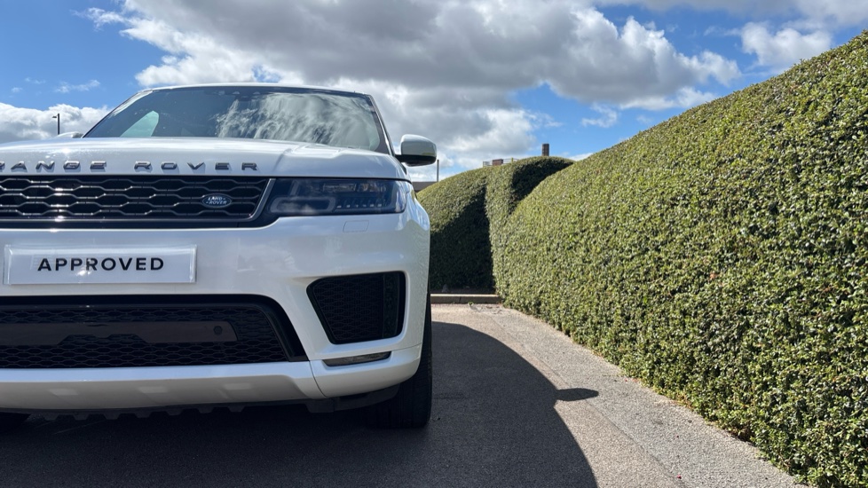 Land Rover Range Rover Sport 3.0 D300 HSE Dynamic 5dr Auto Diesel Estate - Image 37
