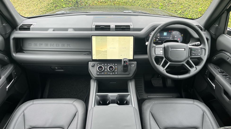 Land Rover Defender 3.0 D350 X-Dynamic HSE 110 5dr Auto Diesel Estate - Image 9