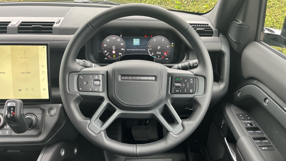 Land Rover Defender 3.0 D350 X-Dynamic HSE 110 5dr Auto Diesel Estate - Image 15